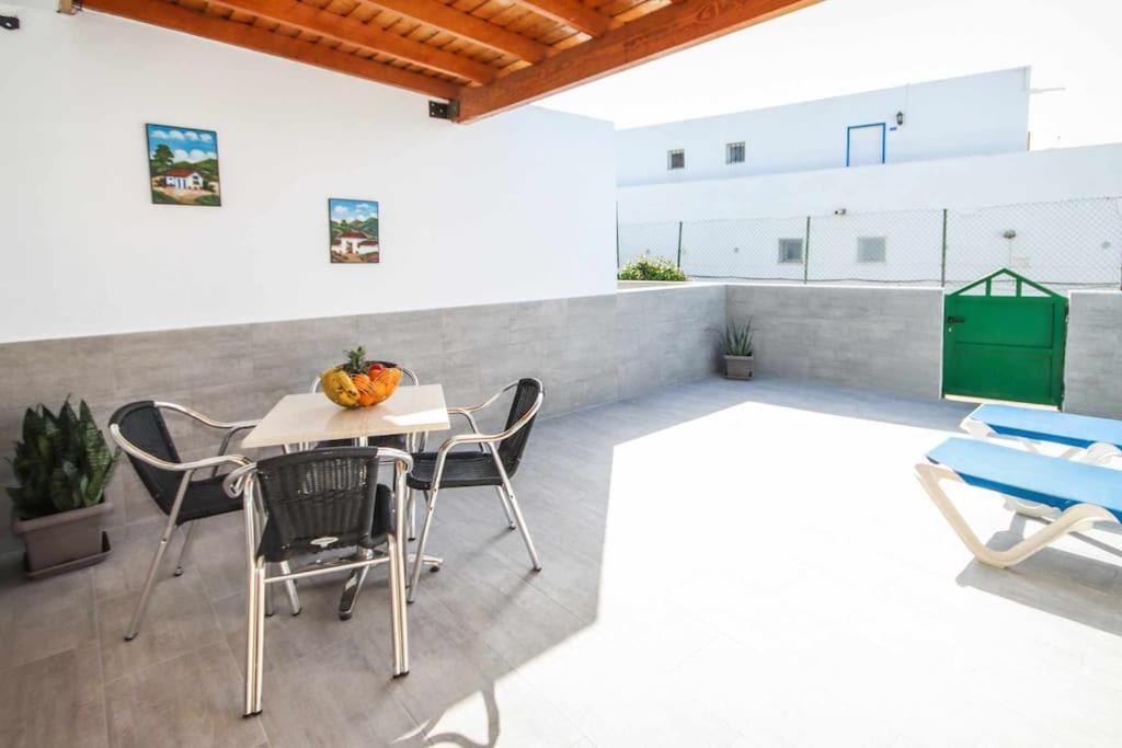 Apartamento Luna Tías Esterno foto